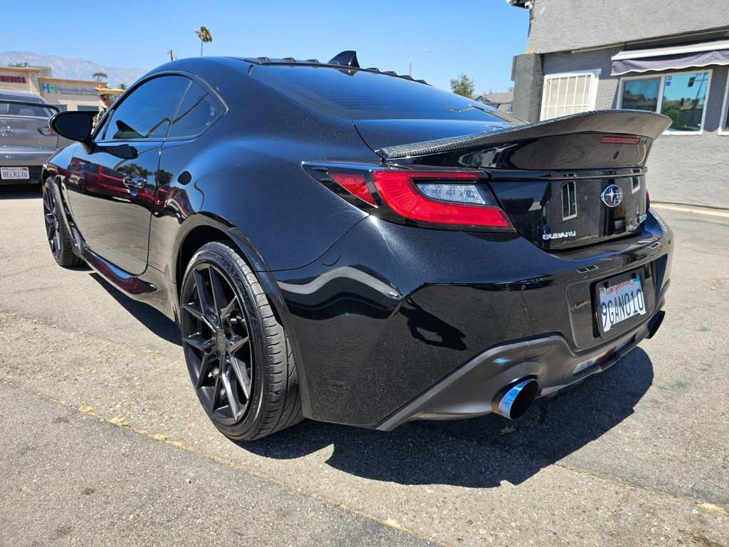 Subaru BRZ Vehicle Full-screen Gallery Image 4