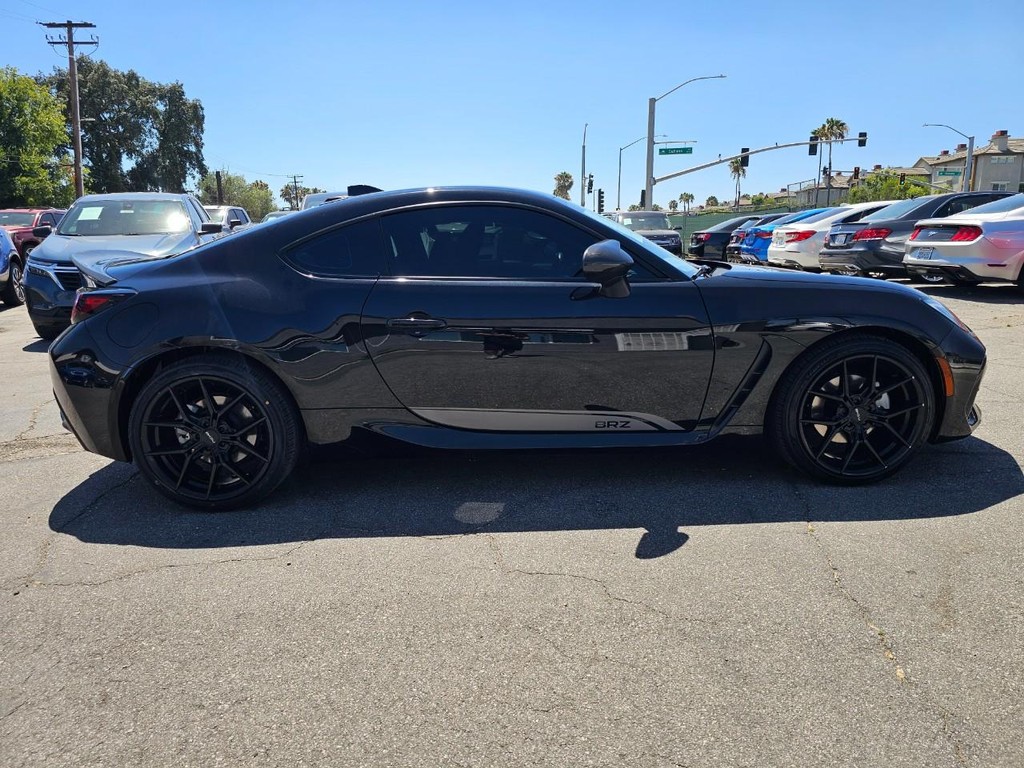 Subaru BRZ Vehicle Full-screen Gallery Image 7