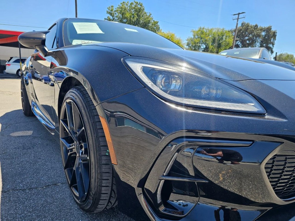 Subaru BRZ Vehicle Full-screen Gallery Image 10