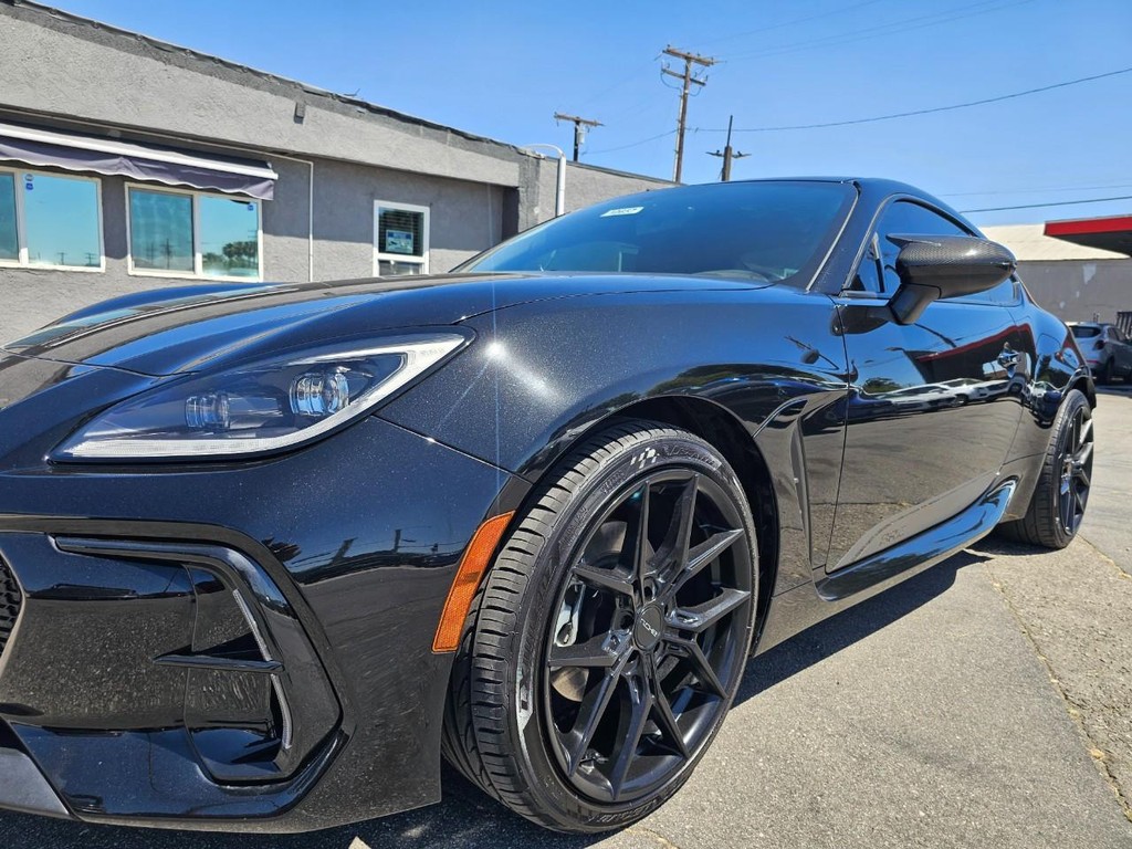 Subaru BRZ Vehicle Full-screen Gallery Image 11