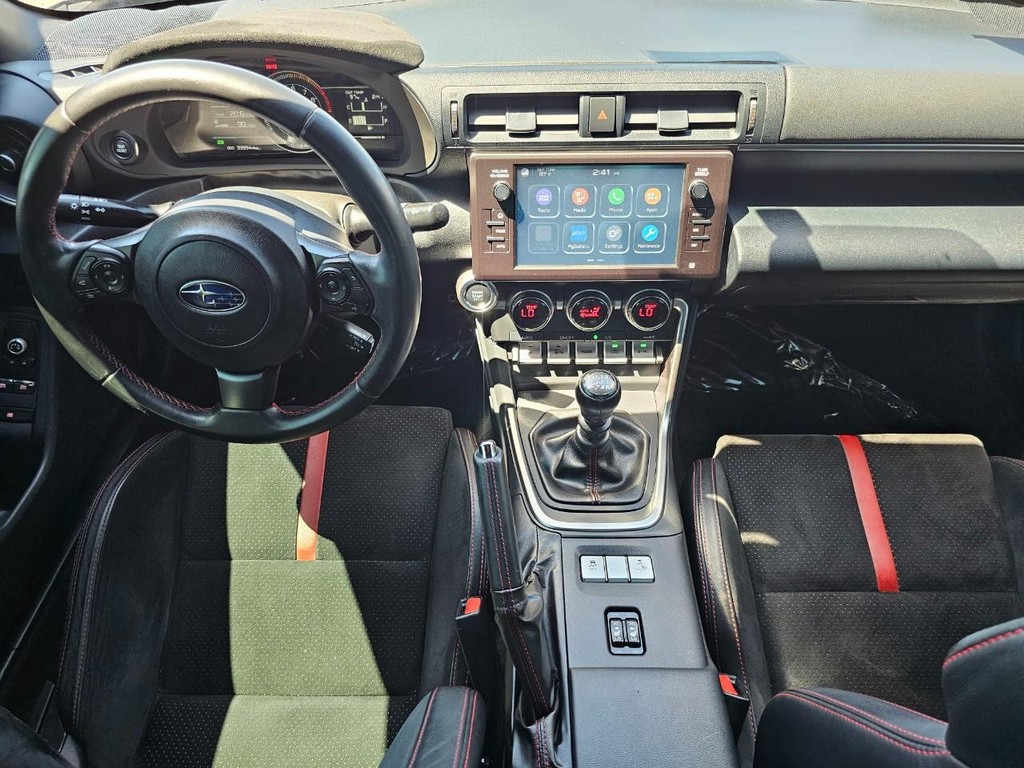 Subaru BRZ Vehicle Full-screen Gallery Image 23