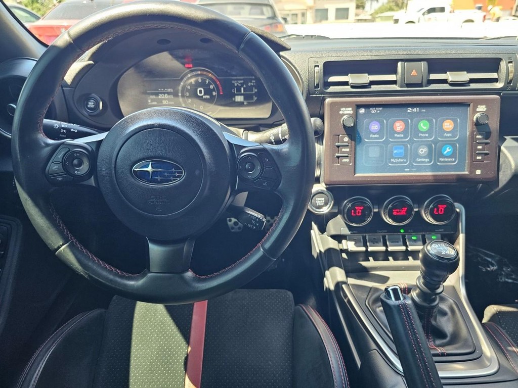 Subaru BRZ Vehicle Full-screen Gallery Image 24