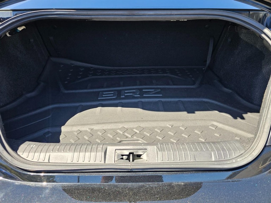 Subaru BRZ Vehicle Full-screen Gallery Image 31