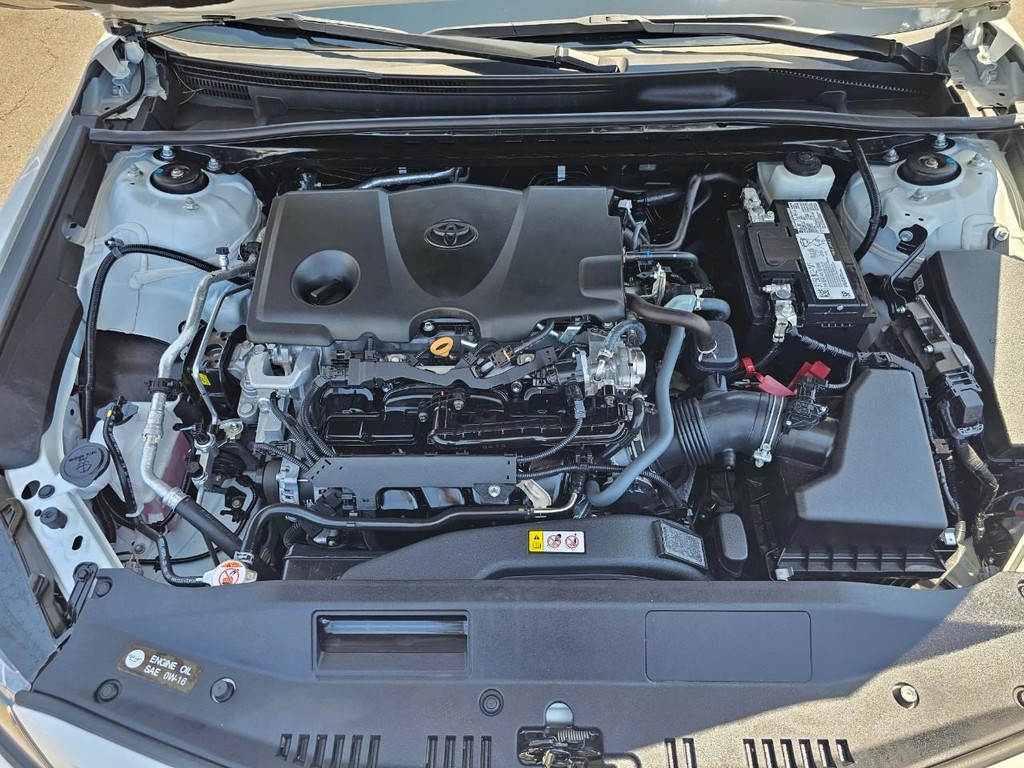 Toyota Camry Vehicle Full-screen Gallery Image 35