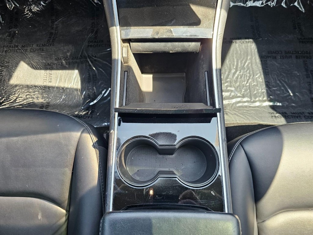 Tesla Model 3 Vehicle Full-screen Gallery Image 26