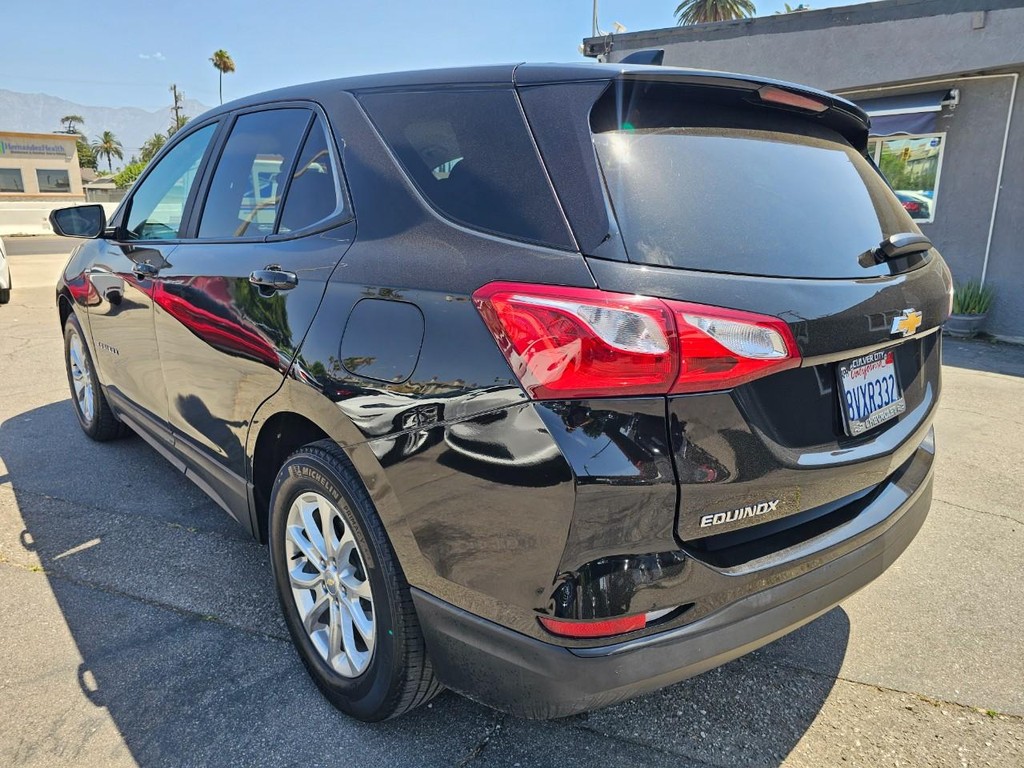 Chevrolet Equinox Vehicle Full-screen Gallery Image 3