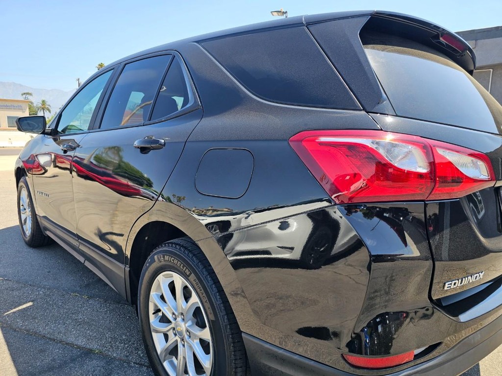 Chevrolet Equinox Vehicle Full-screen Gallery Image 11