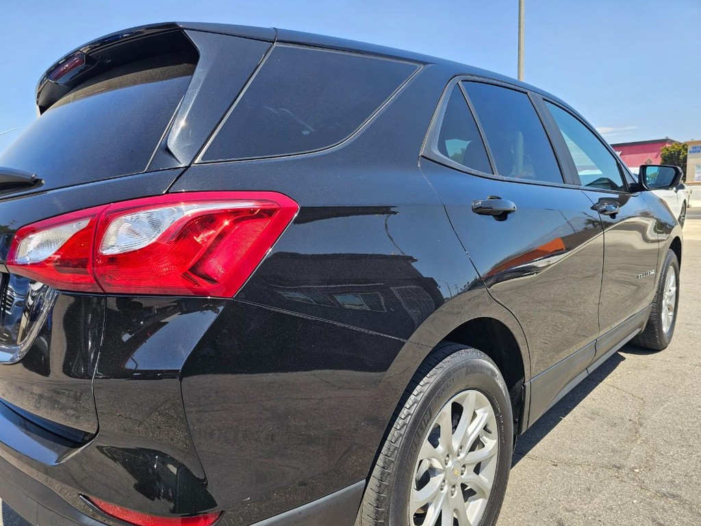 Chevrolet Equinox Vehicle Full-screen Gallery Image 12