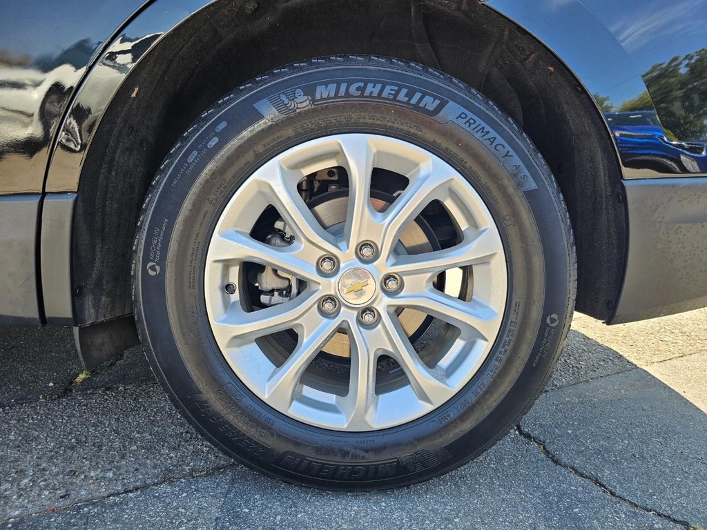 Chevrolet Equinox Vehicle Full-screen Gallery Image 14