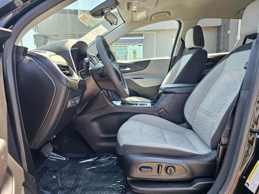 Chevrolet Equinox Vehicle Full-screen Gallery Image 16