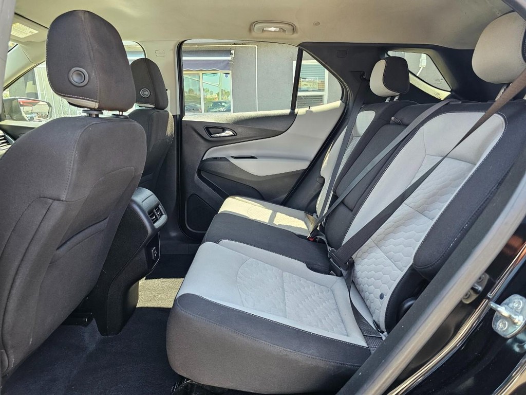 Chevrolet Equinox Vehicle Full-screen Gallery Image 25
