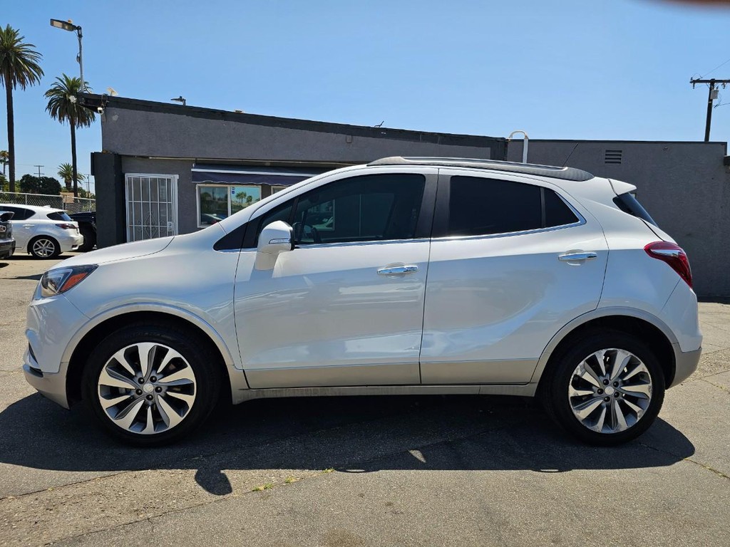 Buick Encore Vehicle Full-screen Gallery Image 2
