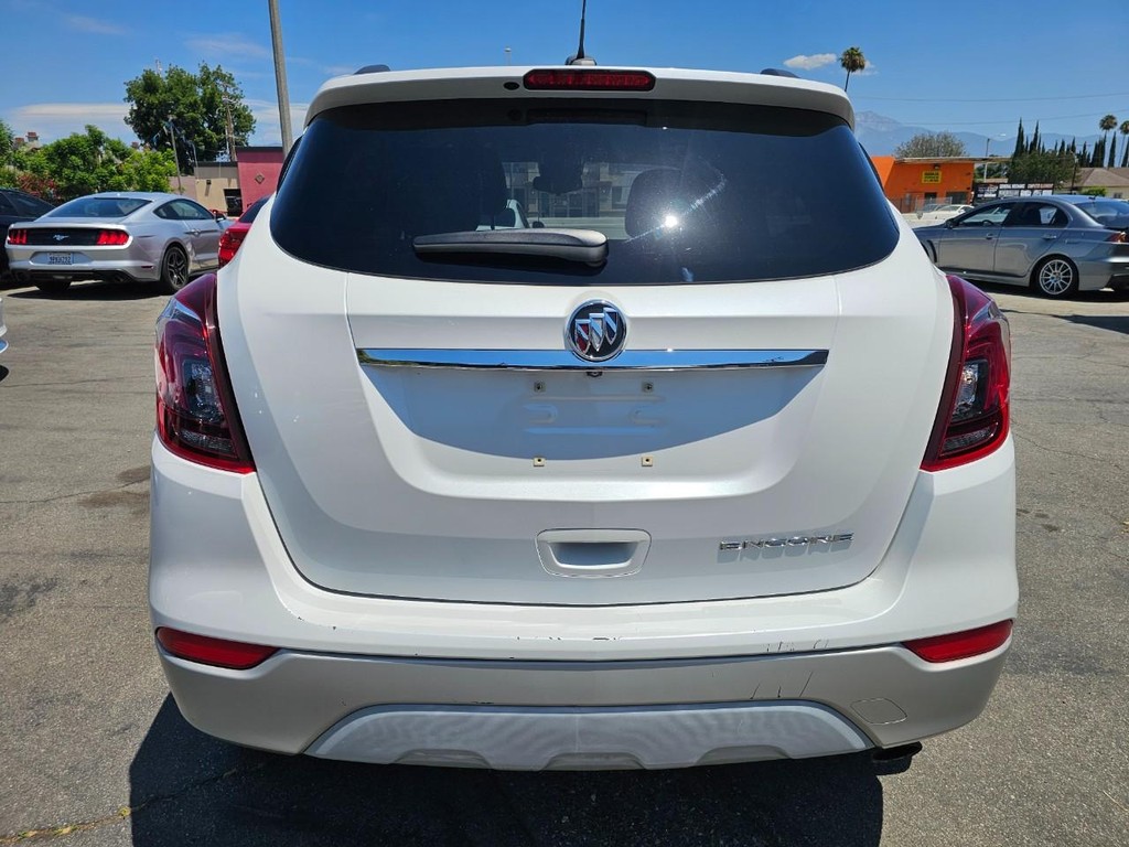 Buick Encore Vehicle Full-screen Gallery Image 4