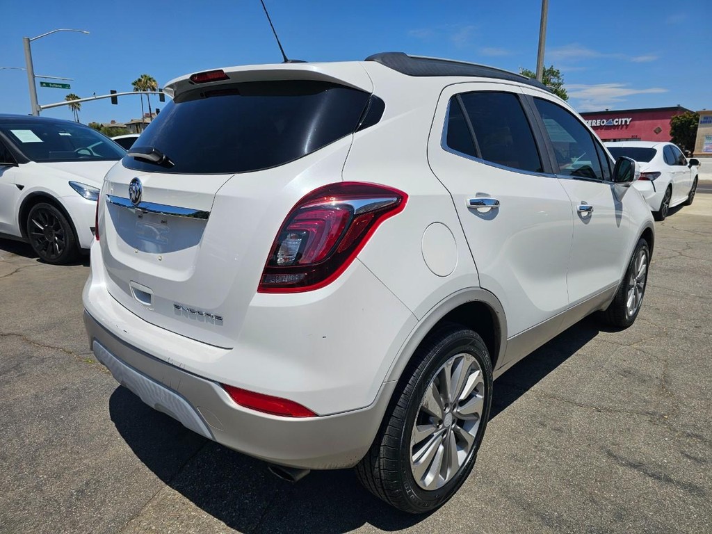 Buick Encore Vehicle Full-screen Gallery Image 5