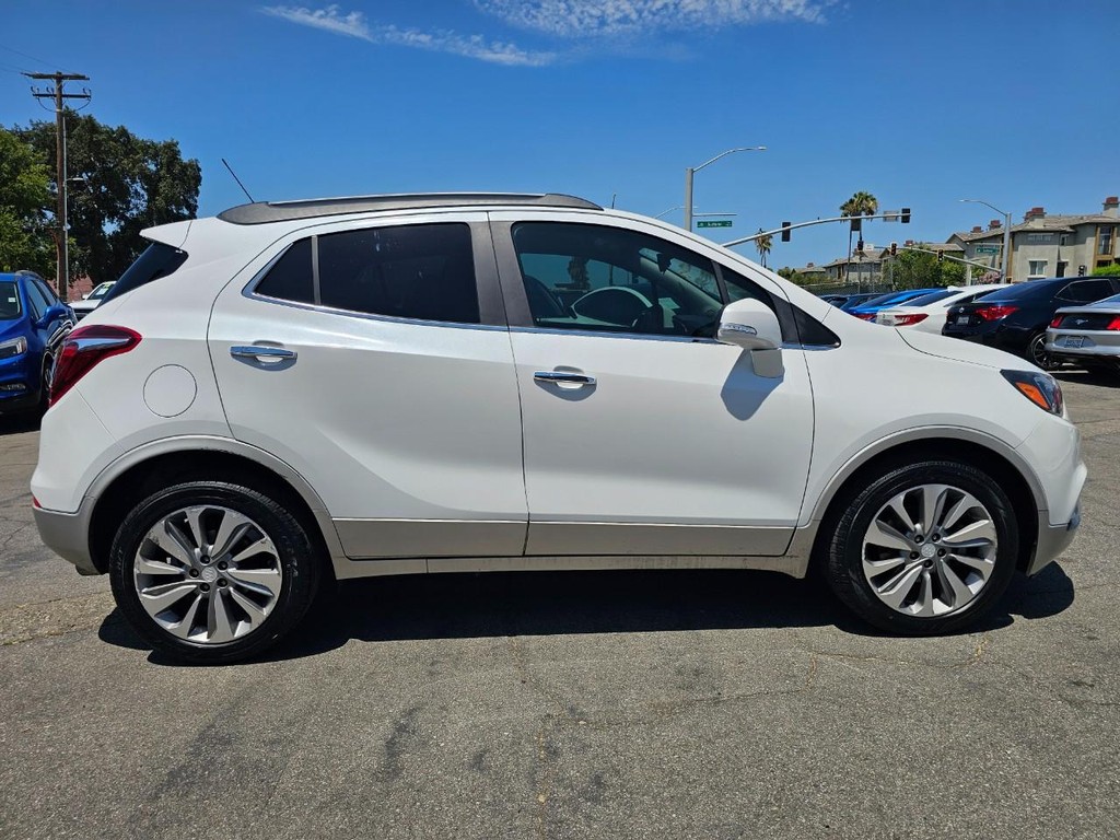 Buick Encore Vehicle Full-screen Gallery Image 6