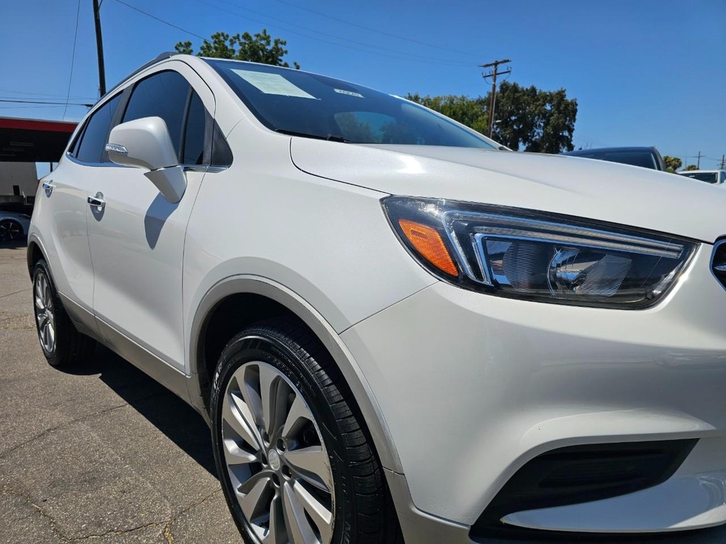 Buick Encore Vehicle Full-screen Gallery Image 9