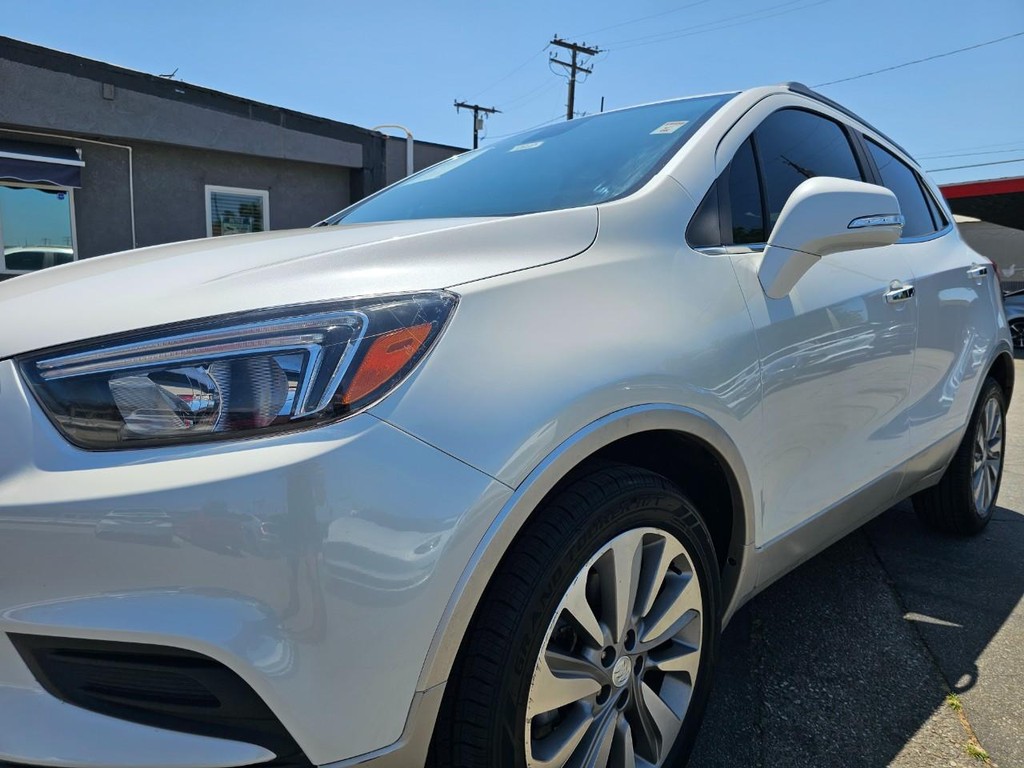 Buick Encore Vehicle Full-screen Gallery Image 10