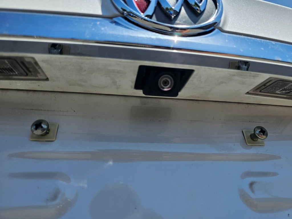 Buick Encore Vehicle Full-screen Gallery Image 13