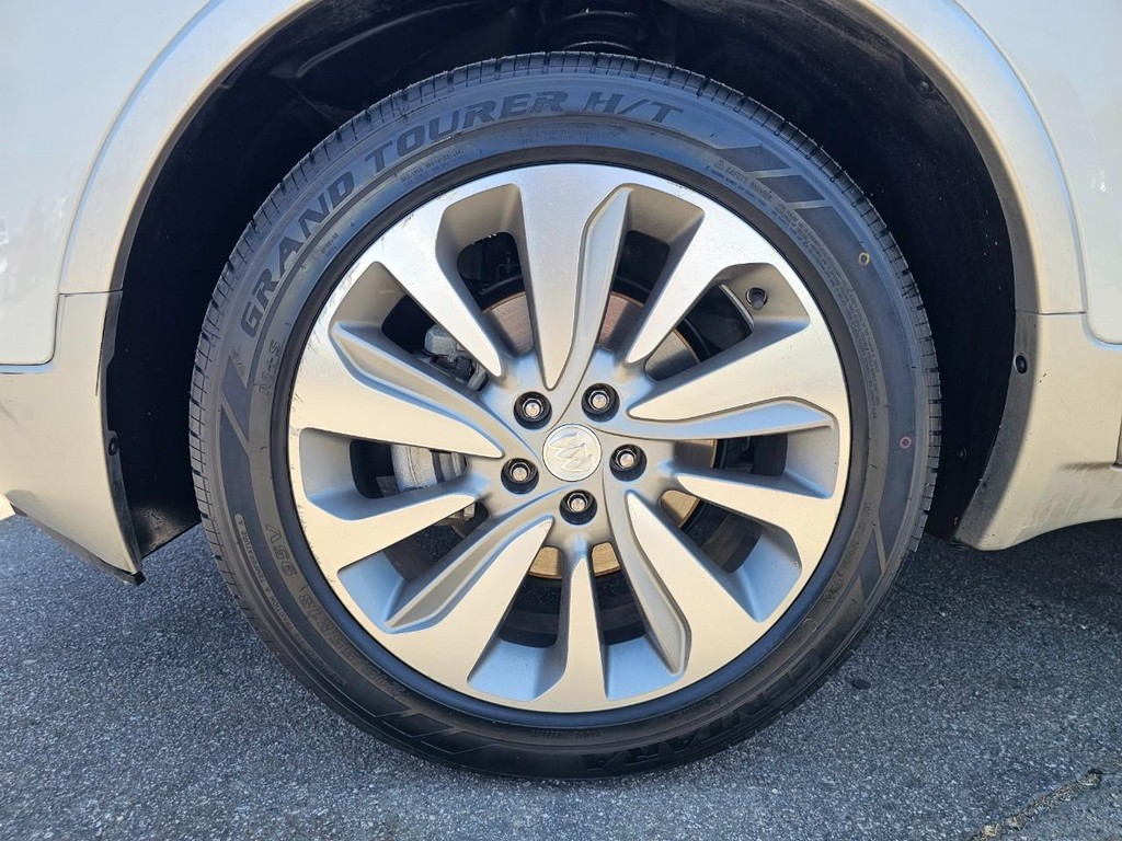 Buick Encore Vehicle Full-screen Gallery Image 14