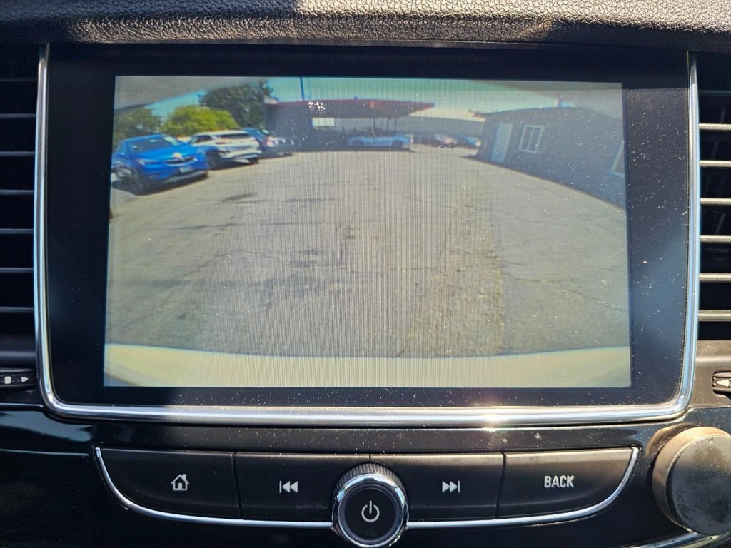 Buick Encore Vehicle Full-screen Gallery Image 19