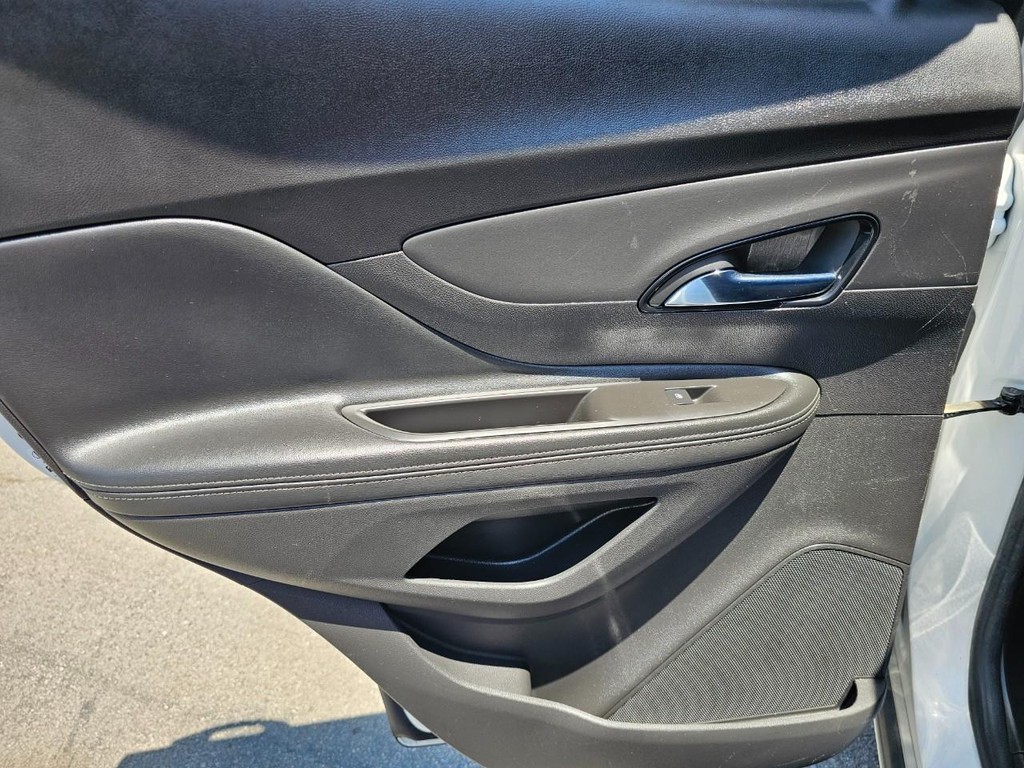 Buick Encore Vehicle Full-screen Gallery Image 22