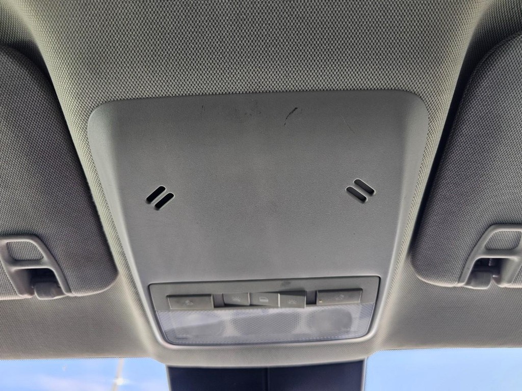 Buick Encore Vehicle Full-screen Gallery Image 30