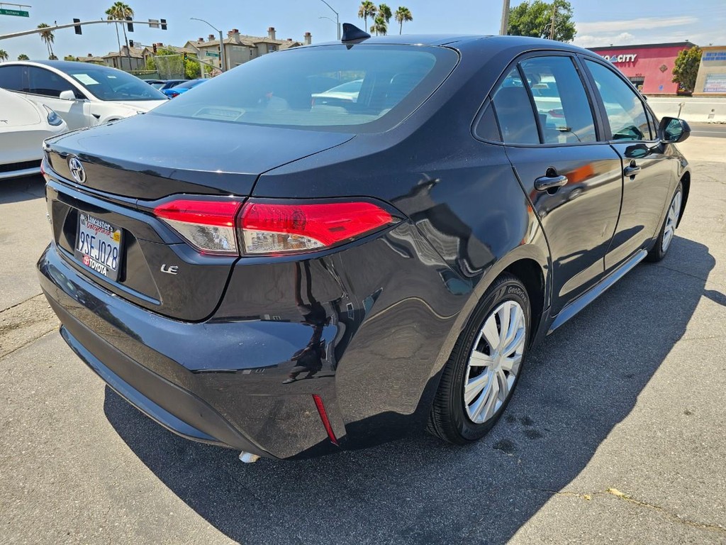 Toyota Corolla Vehicle Full-screen Gallery Image 5
