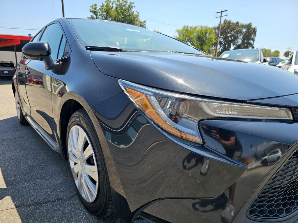 Toyota Corolla Vehicle Full-screen Gallery Image 9