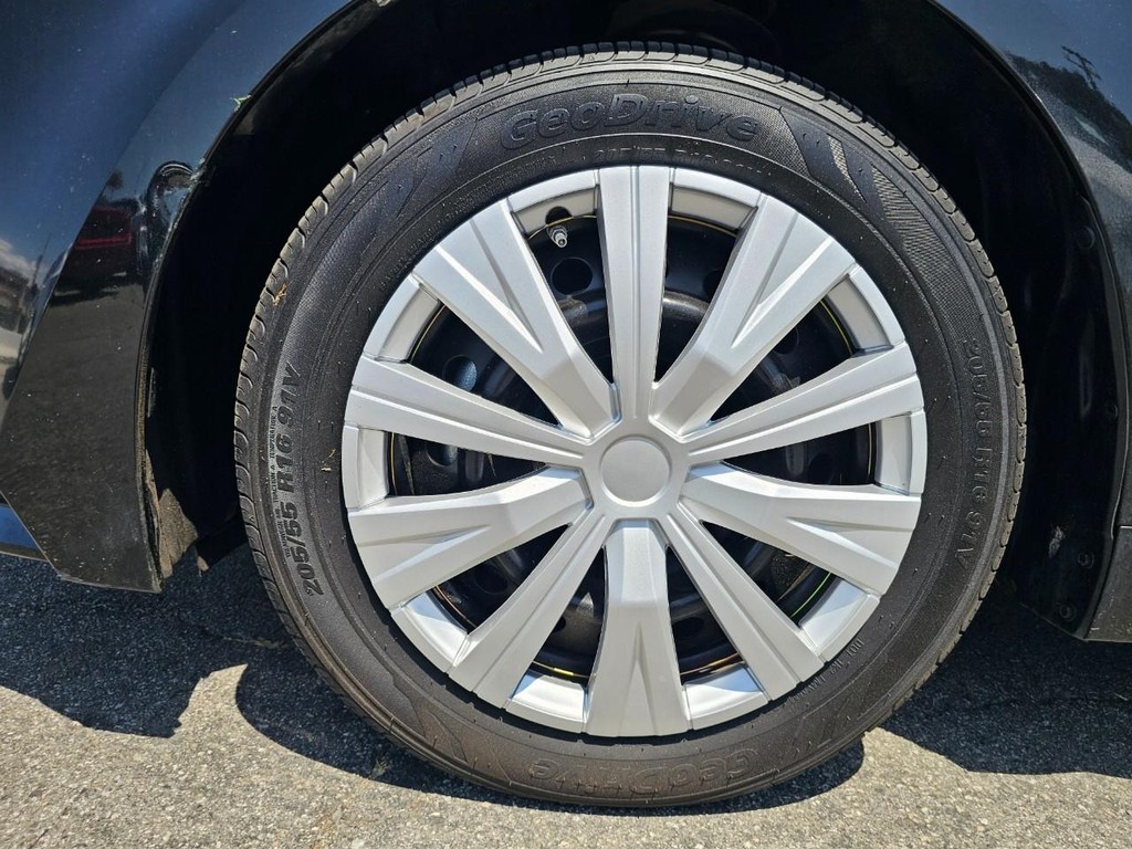 Toyota Corolla Vehicle Full-screen Gallery Image 15