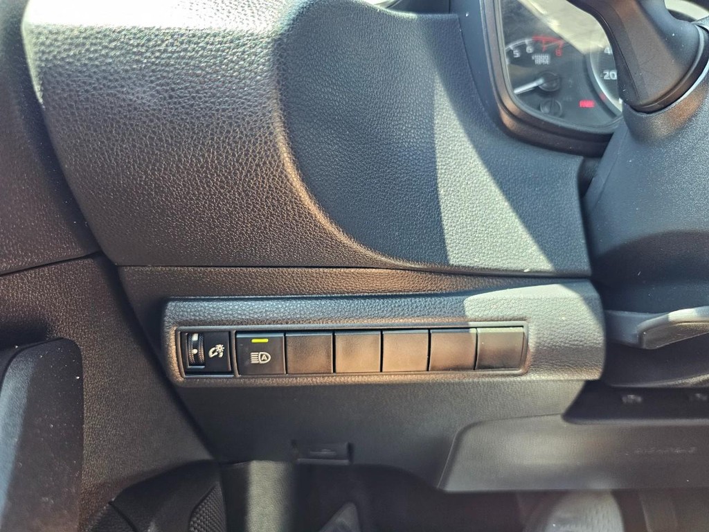 Toyota Corolla Vehicle Full-screen Gallery Image 18