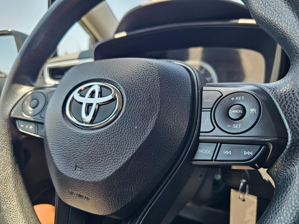 Toyota Corolla Vehicle Full-screen Gallery Image 23
