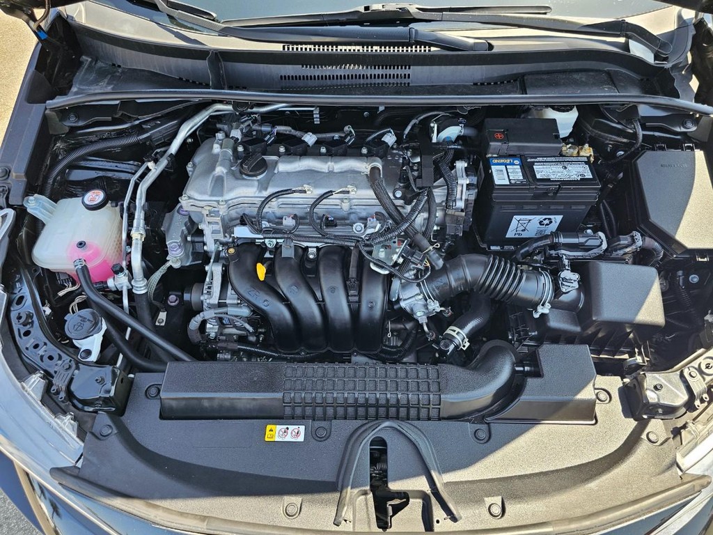Toyota Corolla Vehicle Full-screen Gallery Image 34
