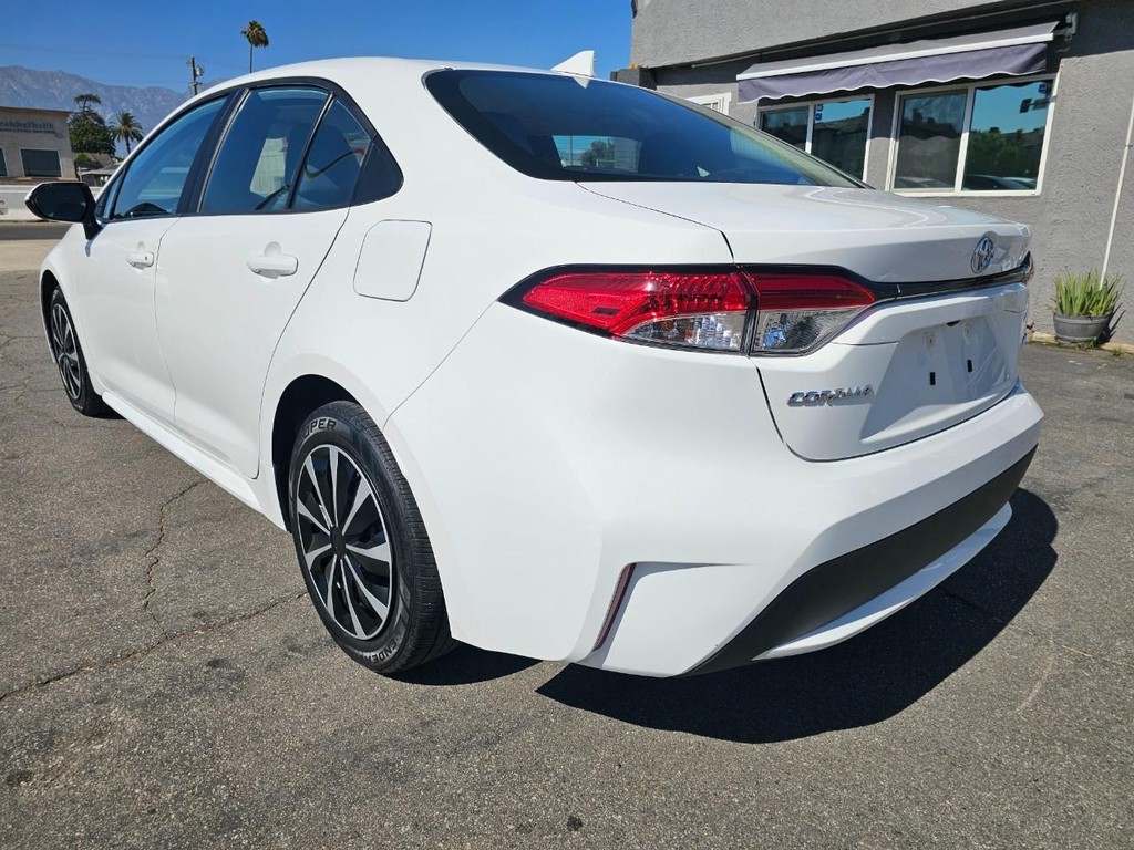 Toyota Corolla Vehicle Full-screen Gallery Image 04