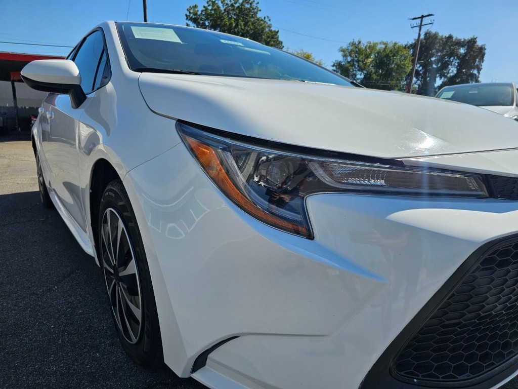 Toyota Corolla Vehicle Full-screen Gallery Image 10