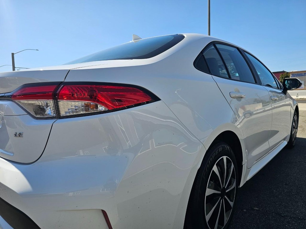 Toyota Corolla Vehicle Full-screen Gallery Image 13