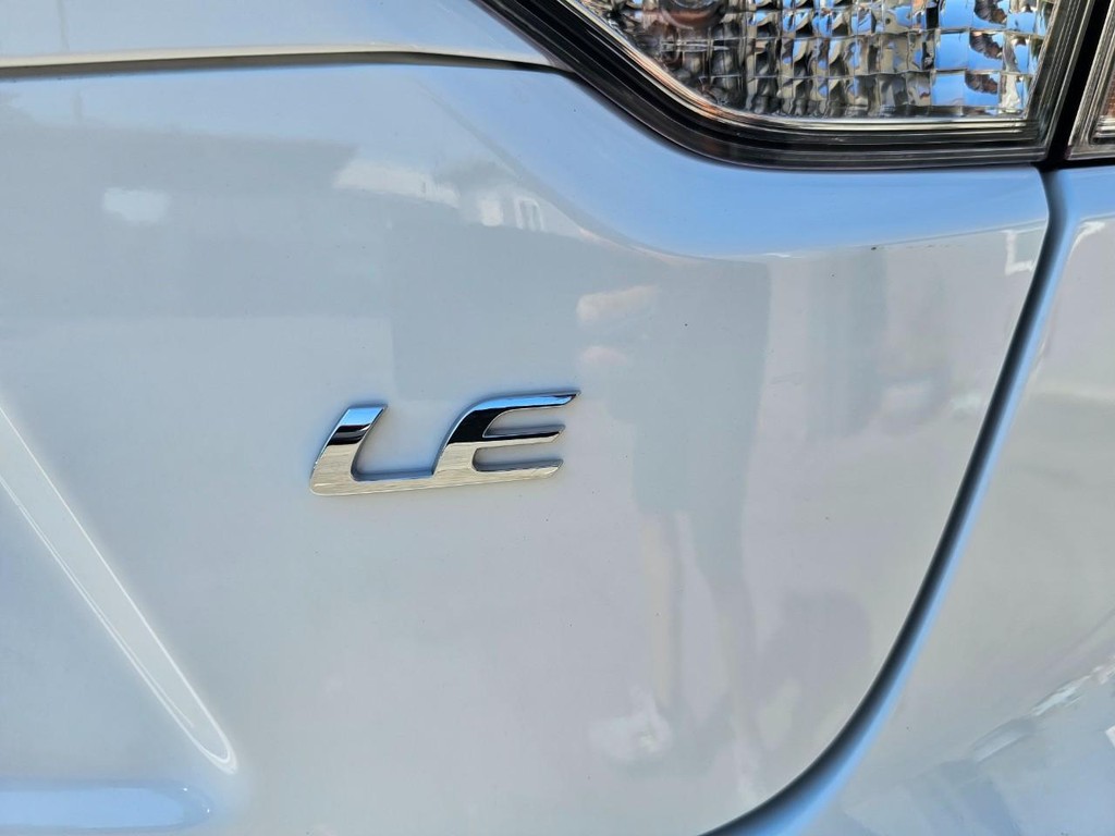 Toyota Corolla Vehicle Full-screen Gallery Image 14