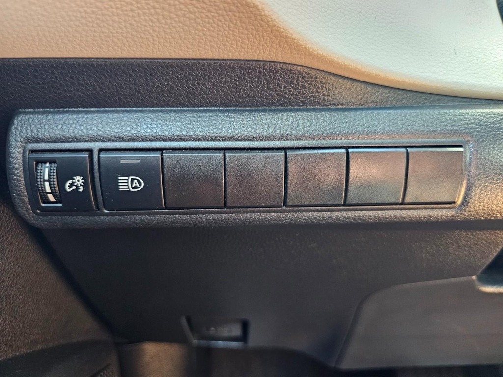 Toyota Corolla Vehicle Full-screen Gallery Image 19