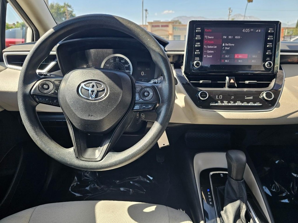 Toyota Corolla Vehicle Full-screen Gallery Image 26