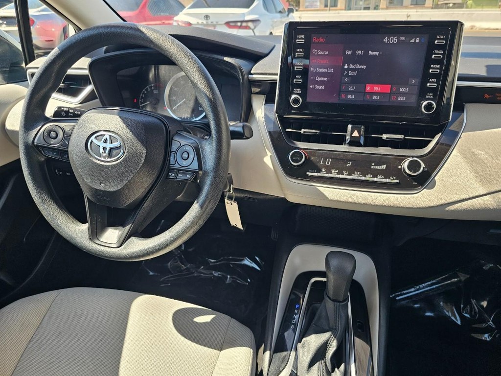 Toyota Corolla Vehicle Full-screen Gallery Image 28