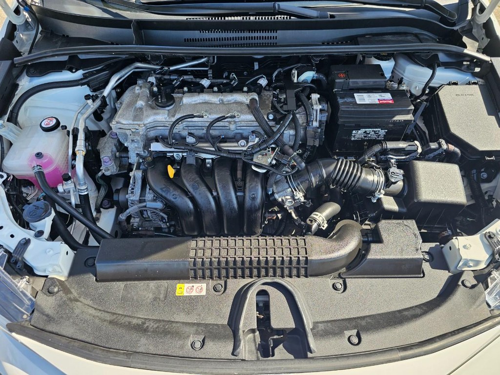 Toyota Corolla Vehicle Full-screen Gallery Image 33