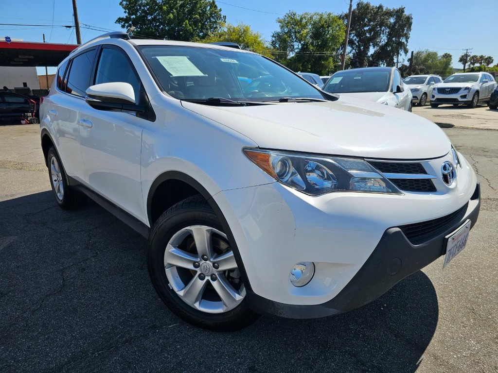 Toyota RAV4 Vehicle Full-screen Gallery Image 08