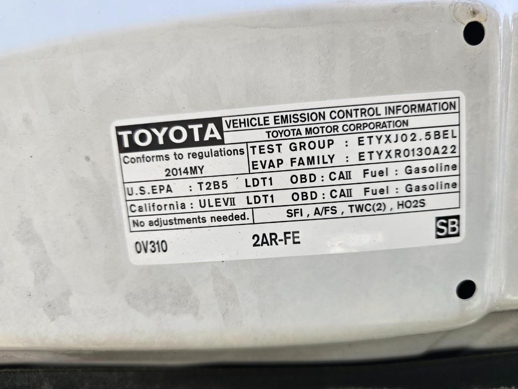 Toyota RAV4 Vehicle Full-screen Gallery Image 33
