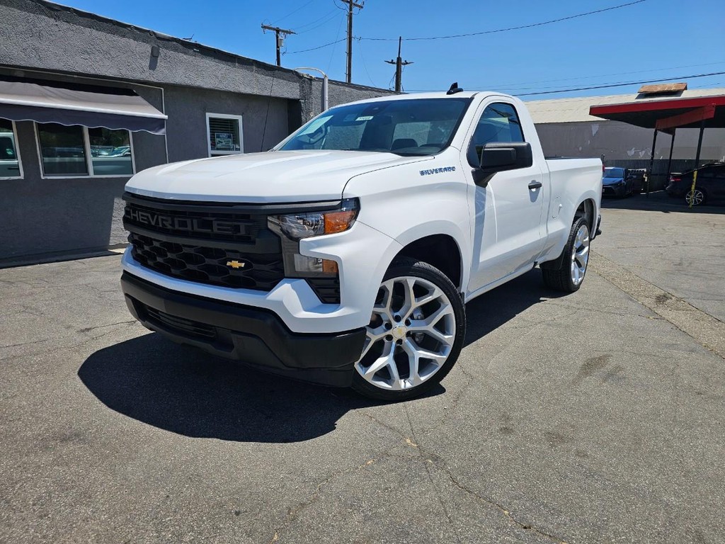 Chevrolet Silverado 1500 Vehicle Full-screen Gallery Image 2
