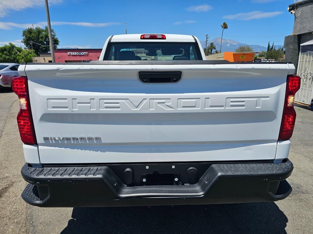 Chevrolet Silverado 1500 Vehicle Full-screen Gallery Image 5