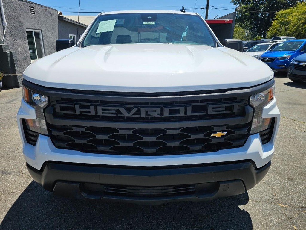 Chevrolet Silverado 1500 Vehicle Full-screen Gallery Image 9