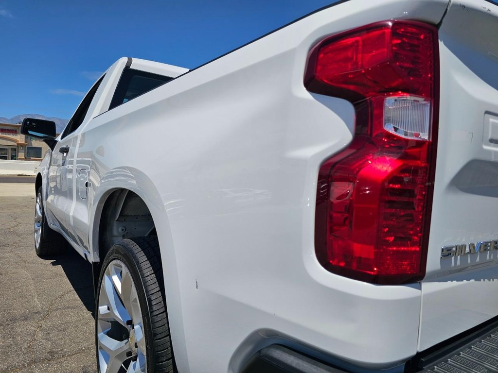 Chevrolet Silverado 1500 Vehicle Full-screen Gallery Image 12
