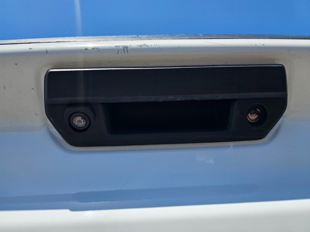 Chevrolet Silverado 1500 Vehicle Full-screen Gallery Image 14