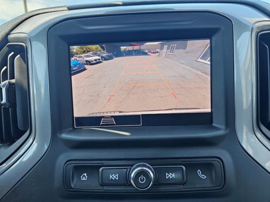 Chevrolet Silverado 1500 Vehicle Full-screen Gallery Image 21