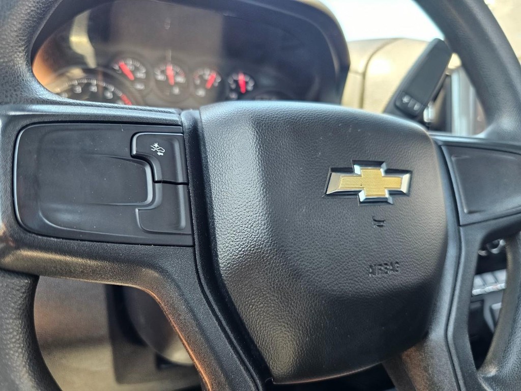 Chevrolet Silverado 1500 Vehicle Full-screen Gallery Image 22