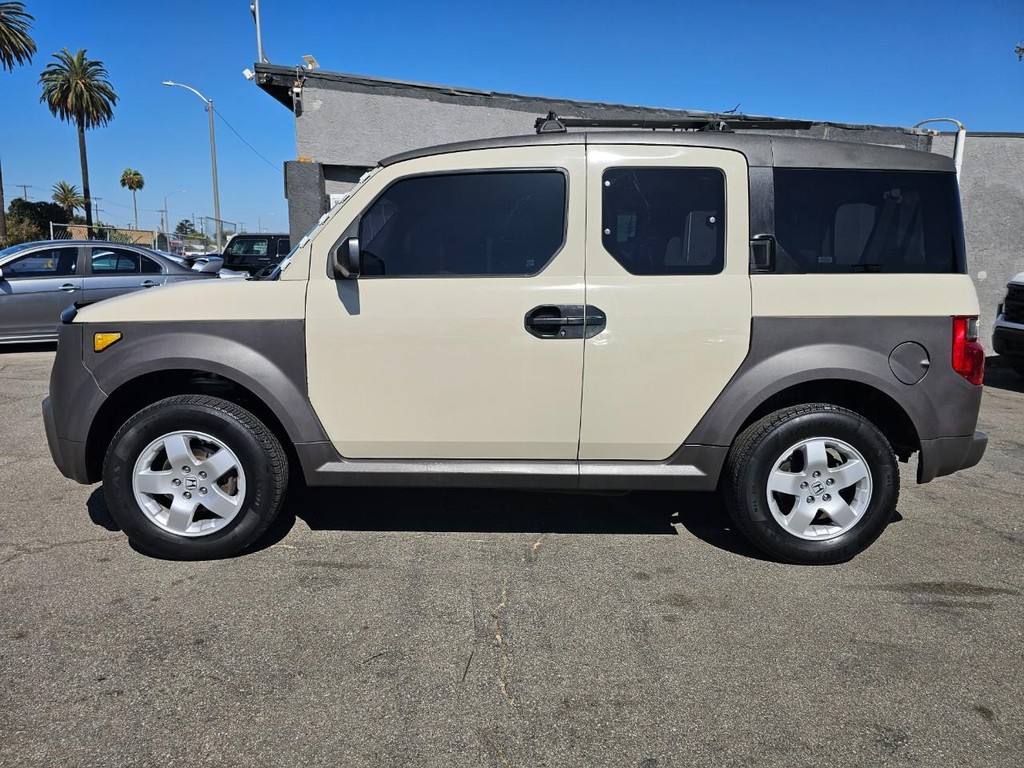 Honda Element Vehicle Full-screen Gallery Image 2